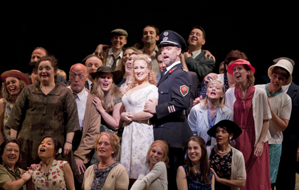 Anthony Michaels-Moore and Diana Damrau in Donizetti's <em>L'elisir d'amore</em> at the Royal Opera House, Covent Garden, 2009.